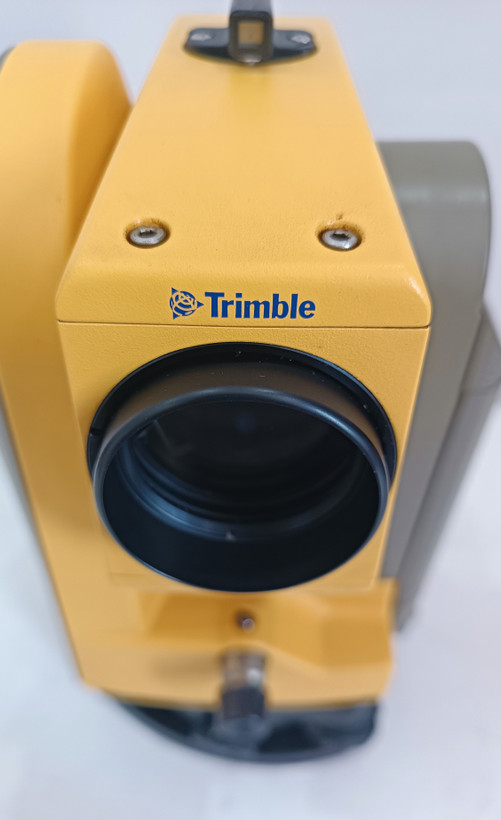 توتال استیشن تریمبل مدل Trimble 3305 DRفوق العاده تمیز