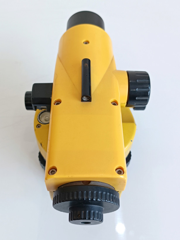ترازیاب اتوماتیک لایکا مدل RUNNER 20 کارکرده