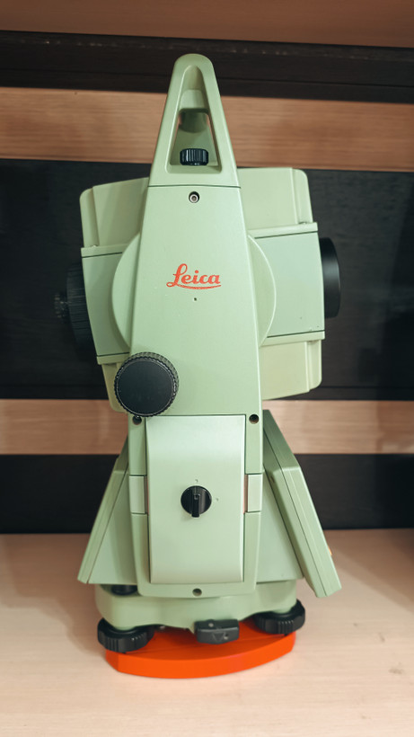 توتال استیشن لایکا مدل LEICA TCR 805 فوق العاده تمیز