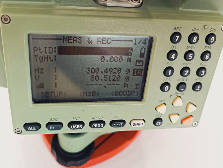 توتال استیشن لایکا مدل LEICA TC 705 فوق العاده تمیز