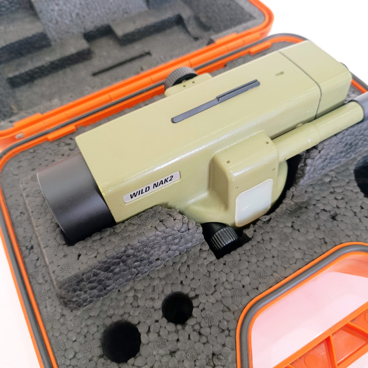 ترازیاب ویلد مدل WILD NAK2 ساخت سوئیس در حد آکبند