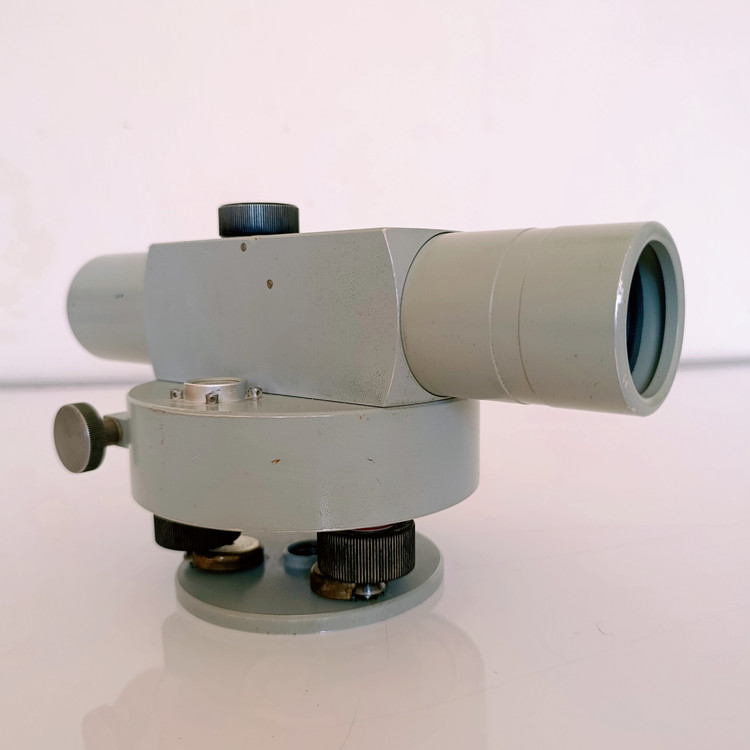 ترازیاب اتوماتیک زایس مدل ZEISS NI 22 ساخت آلمان،کارکرده