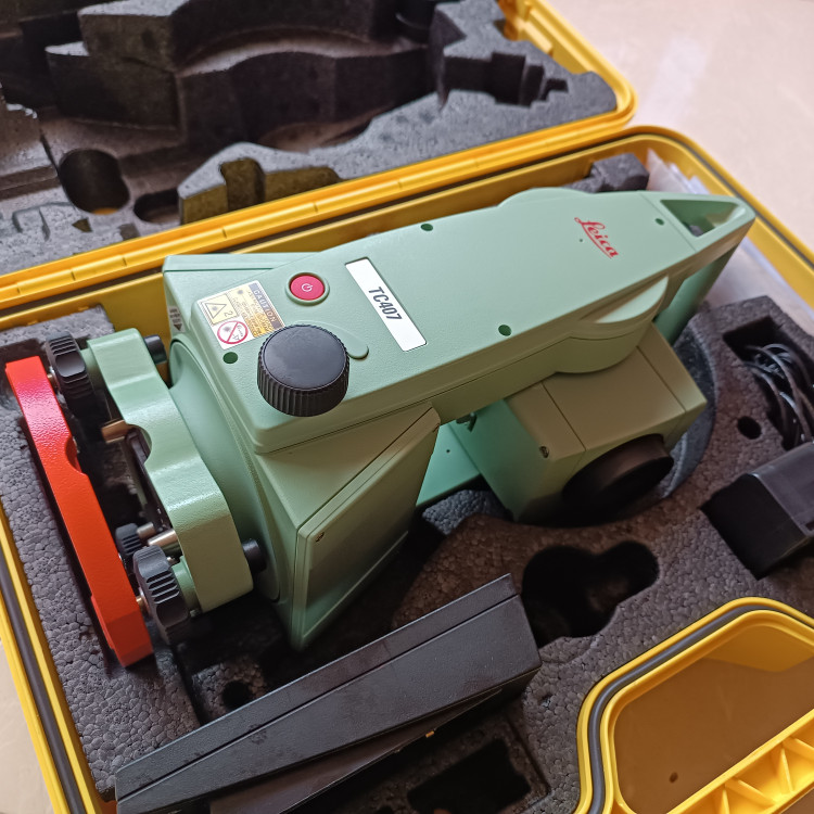 توتال استیشن لایکا مدل LEICA TC 407 " در حد آکبند "