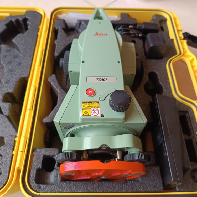 توتال استیشن لایکا مدل LEICA TC 407 " در حد آکبند "